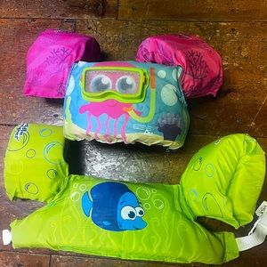 Two puddle jumper floaters